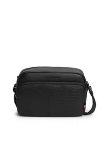 TOMMY HILFIGER Taška cez rameno  čierna
