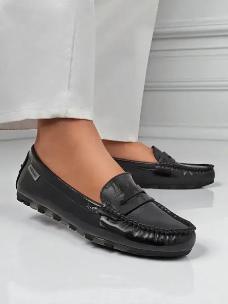 Resti Women's Cyra Nero Moccasins made of patent eco-leather, classic Italian style