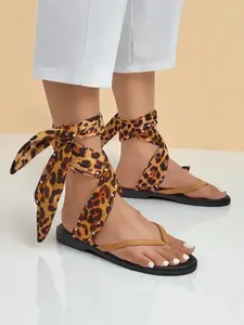 Resti Women's flip-flops with a decorative strap Safari Sweet