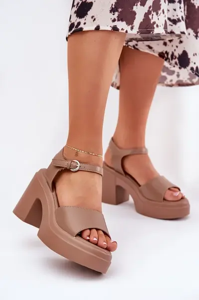 Boto Dámské sandály na masivním podpatku a platformě z eko kůže tmavě béžové Korlevia