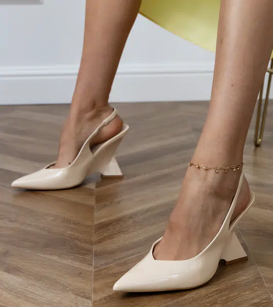 Gemre Beige Wedge Sandals on Geometric Platform Kokkes