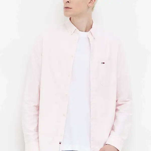 Košile Tommy Jeans růžová barva, regular, s límečkem button-down, DM0DM18335