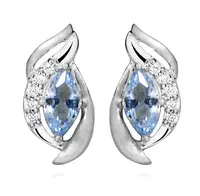 Silver Cat Půvabné stříbrné náušnice s modrým syntetickým spinelem SC460