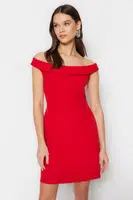 Trendyol Burgundy Mini Boat Neck tkané tkané šaty