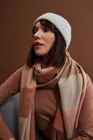 Marisse Check scarf with fringes