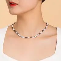 Geometric Pattern Resin Rectangle Collarbone Necklace