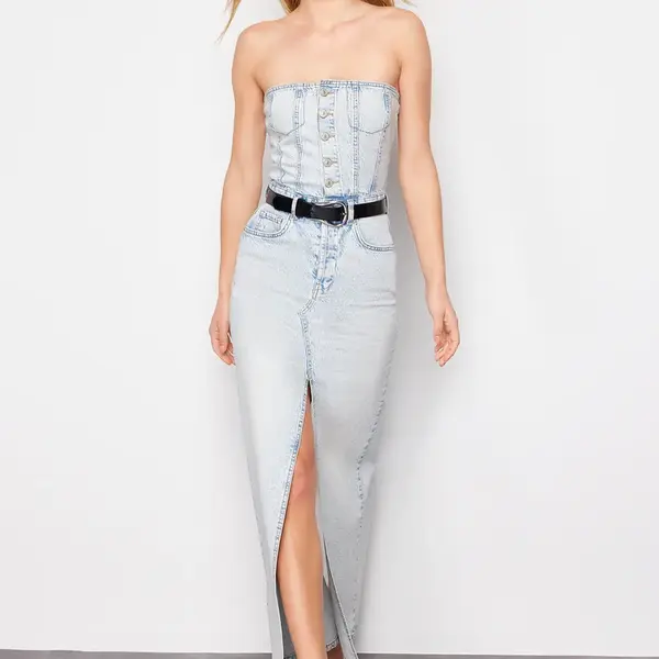 Trendyol svetlomodré maxi džínové šaty bez ramienok s rozparkom