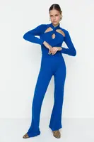 Trendyol Saks Sada Pleteného Topu a Spodnej Časti s Detailom Výrezu