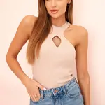 Kesi Dámská bezrukávová blůza s výstřihem a ozdobnou sponou bežová