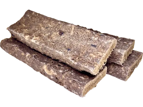 LK Baits Pet Luxusní Plátek ze Sušené Tresky a Sledě s Brusinkami 80g