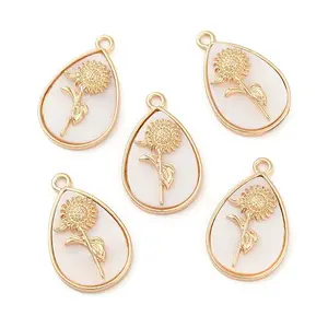 Natural Freshwater Shell Flower Pendants