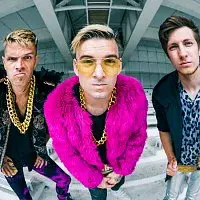 MANIAC – Supi často letí