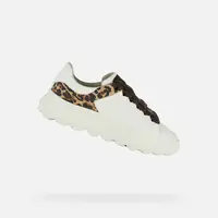 White women's sneakers Geox Spherica EC4.1 - Women's