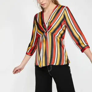 Dámská oranžová halenka Koton s výstřihem do V a 3/4 rukávy s pruhy