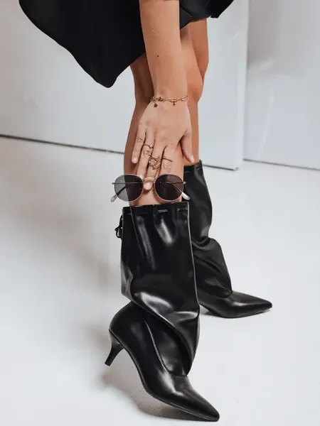 Černé kožené holínky na podpatku