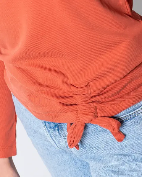 Oranžové tričko s dlouhým rukávem