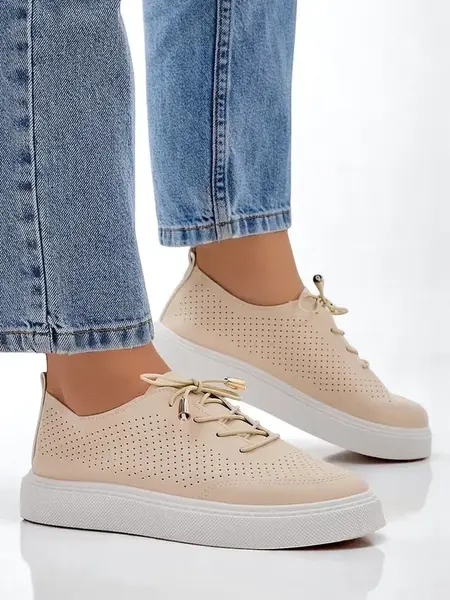 Resti Women's perforated laced sports shoes Vaned