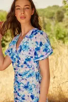 Trendyol viacfarebné vypasované tkané mini prehodené kvetinové vzory tkané šaty