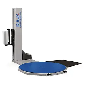 Nájezdová rampa pro ovinovací stroj s otočnou plošinou