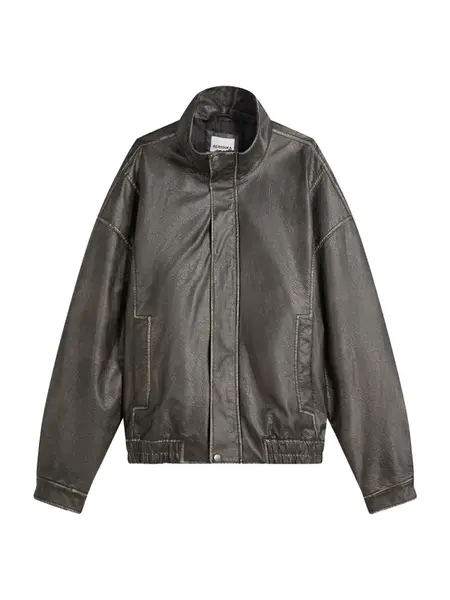 Bershka Prechodná bunda  čierna