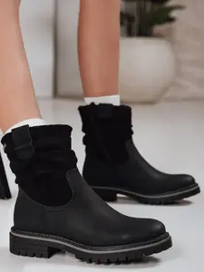 Černé kotníkové boty bez podpatku