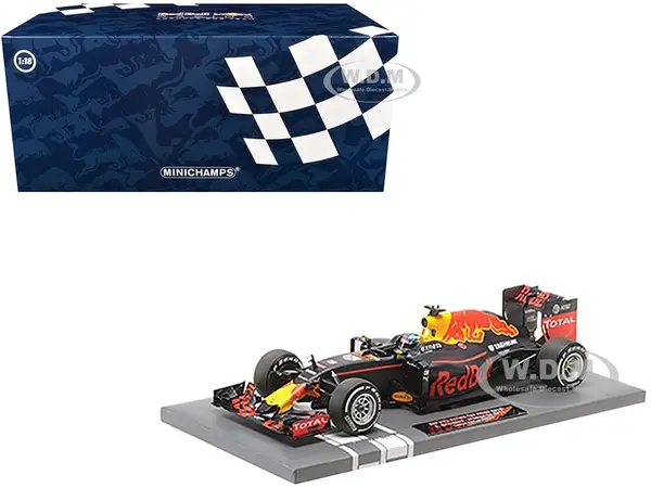 Red Bull Racing RB12 3 Daniel Ricciardo "TAG HEUER" Formula One F1 "Spanish GP" (2016) with Driver Limited Edition to 204 pieces Worldwide 1/18 Model