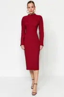 Trendyol Burgundy vypasované midi tkané šaty
