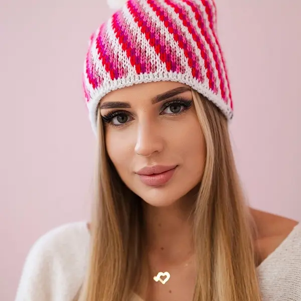 marka niezdefiniowana Dámská čepice s bambulí Hanna K328 bílá+fuchsiová