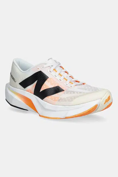 Běžecké boty New Balance FuelCell Rebel v4 bílá barva, MFCXCN4