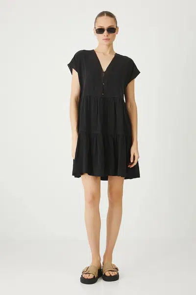 Šaty Medicine černá barva, mini, oversize