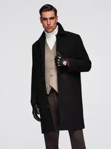 Pánský černý kabát s límcem
