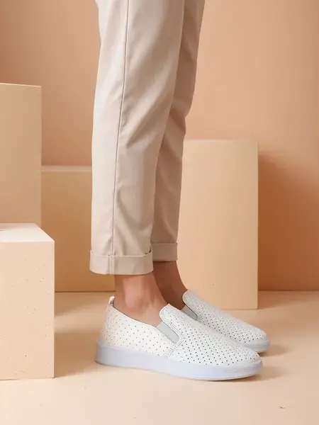 Resti Women's perforated sports shoes Musio