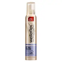 WELLAFLEX 2-Days Volume Penové tužidlo na vlasy Extra silné 200 ml