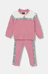 Bavlněná tepláková souprava pro miminka Guess 2-pack růžová barva, A5YG10 KA6R4