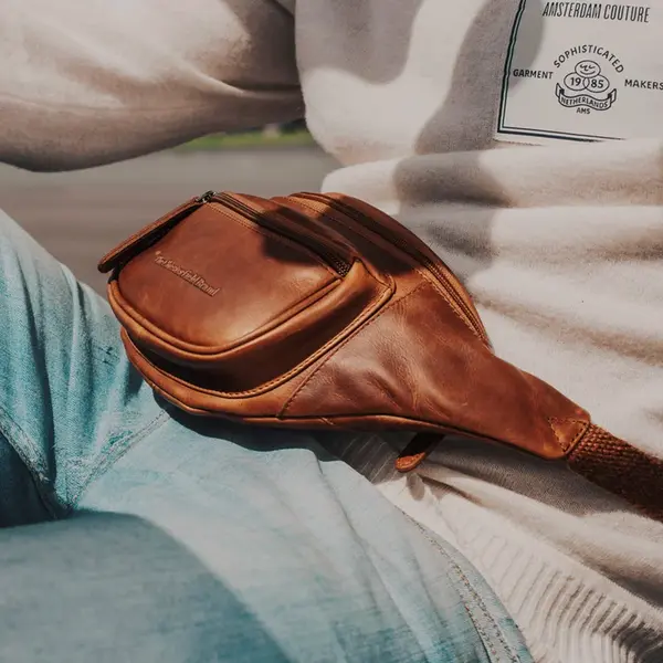 Kožená ledvinka The Chesterfield Brand Jacki - koňak