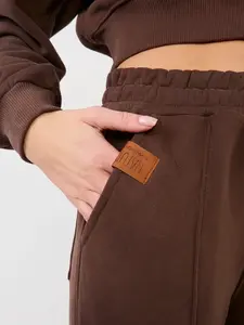 Hnědá tepláková souprava