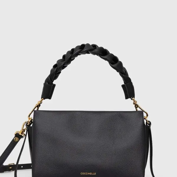 Kožená kabelka Coccinelle černá barva