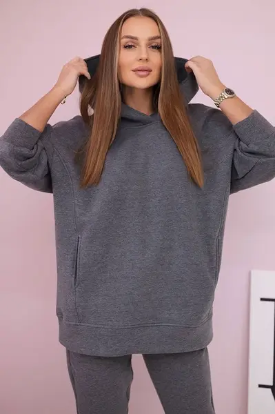 Insulated set with a hood made of graphite