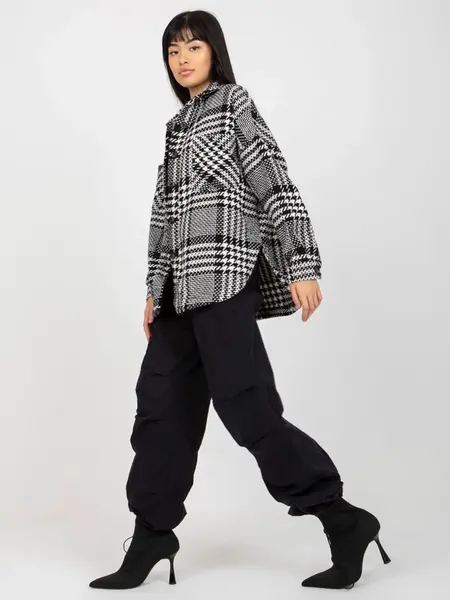 Čierno-biela károvaná košeľa