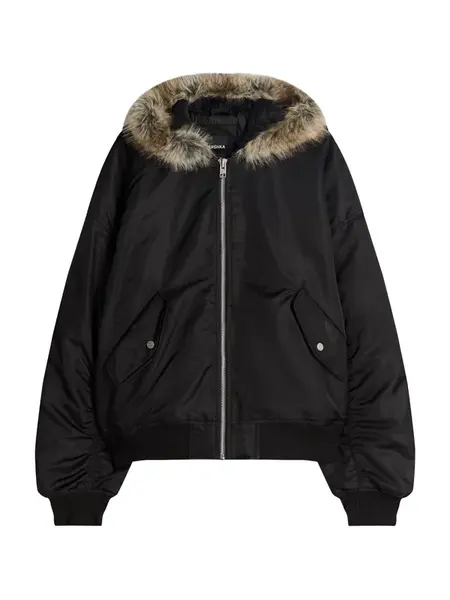 Bershka Prechodná bunda  čierna