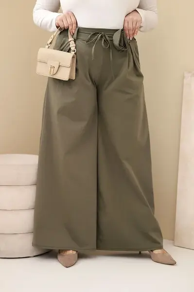 Plus size kalhoty s květinovým páskem