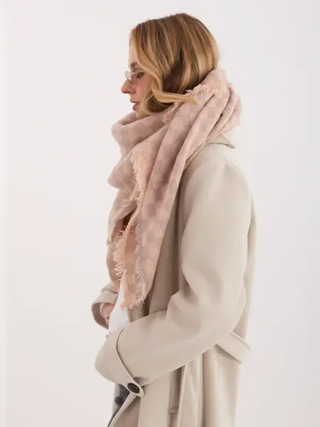 Dámská šála v broskvové barvě