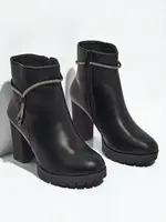 Dámske členkové čižmy na podpätku