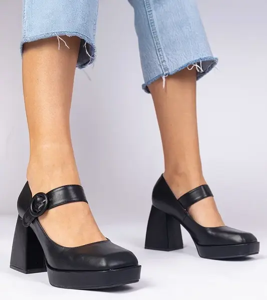 Gemre Black square-toe pumps with buckle Katherin