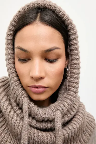 Kukla s vlnou Answear.LAB