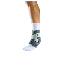 MUELLER Adjust-to-fit Ankle Stabilizátor členku 1 kus