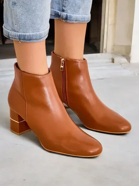 Resti Women's ankle boots on a post Afennor