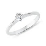 Minimalistický prsten s diamantem v bílém zlatě KLENOTA