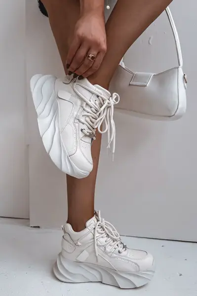 Dámské tenisky přírodní kůže GOE