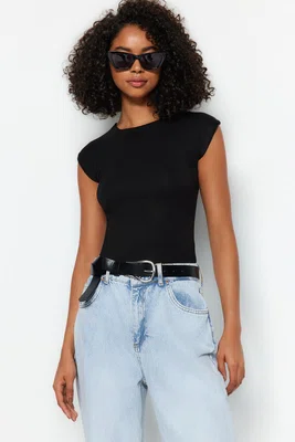 Trendyol Black Premium Viscose/Soft Fabric Fitted/Fits the Body Moon Sleeve Knitted Blouse